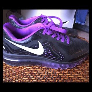 Nike Air Max Shoes - size 8